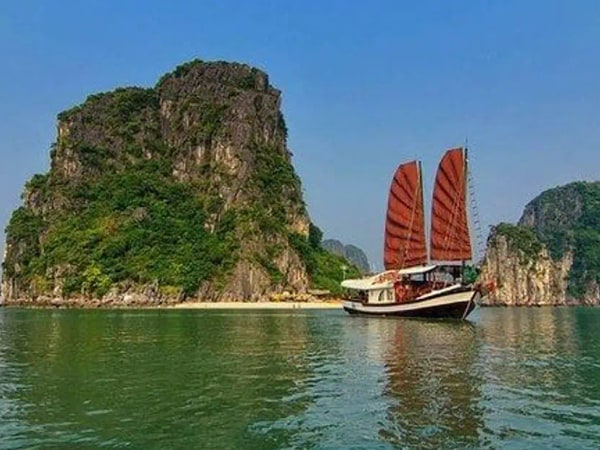 Halong Bay boat Tour 4 hours from Halong city